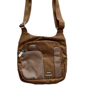 Vintage TUMIT-Tech Lightweight Nylon Flap Magnetic Closure Crossbody Shoulder